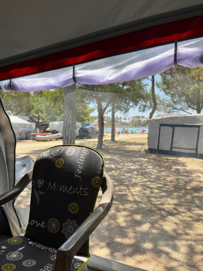 Lakokocsik A Tengerparton - Caravans At The Sandy Beach 普利拉卡 外观 照片