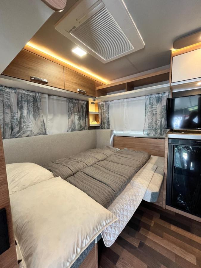 Lakokocsik A Tengerparton - Caravans At The Sandy Beach 普利拉卡 外观 照片