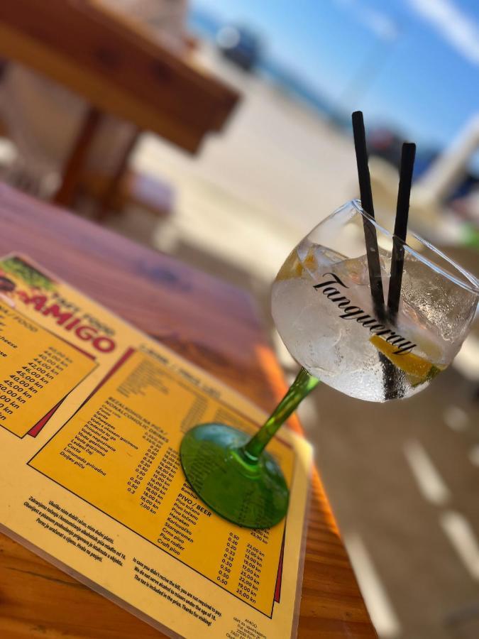 Lakokocsik A Tengerparton - Caravans At The Sandy Beach 普利拉卡 外观 照片