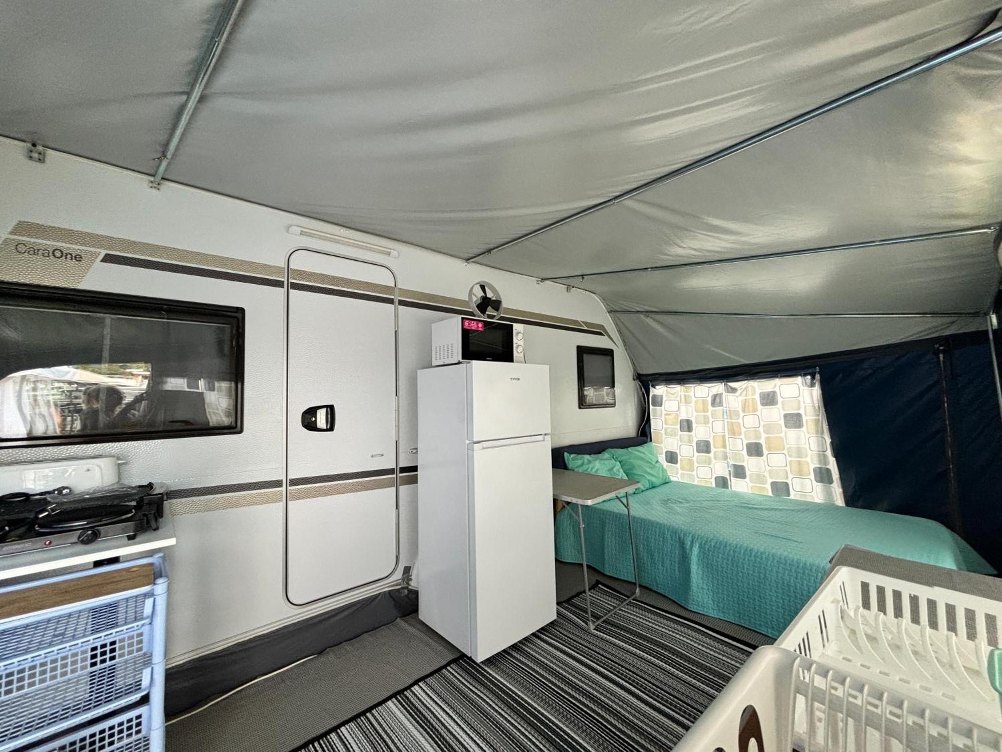 Lakokocsik A Tengerparton - Caravans At The Sandy Beach 普利拉卡 外观 照片